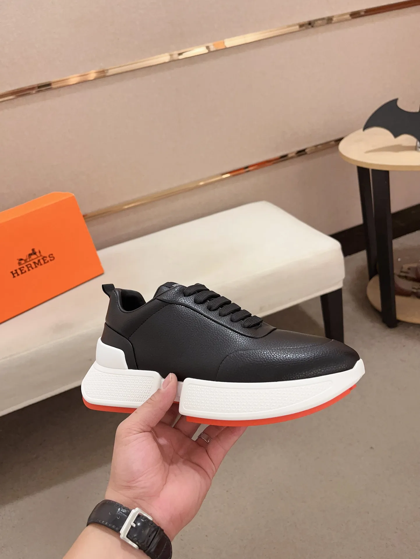Men's clothing and shoes💰: 442💰《HERMES》【Classic original single version】Hermès; top 🔝purchase agent🔍🔍men's latest 🇺🇸 counter sales simultaneously, imported from Italy original ▲▲cowhide ▲▲ (high-end, nobility, class) ) Exquisite workmanship (Italian 🇮🇹 imported water-dyed 🐂 cowhide lining) sole: original sole provided by the original factory, ⚠️exclusive double-layer activity·TPR·rubber·combined molded outsole; super comfortable·wear-resistant·non-slip·environmental protection The real thing is more beautiful if you take the real thing (high quality, follow the order). You can enter and exit the counter at will * Number of yards: 38-44 (45 can be customized and cannot be returned or exchanged)